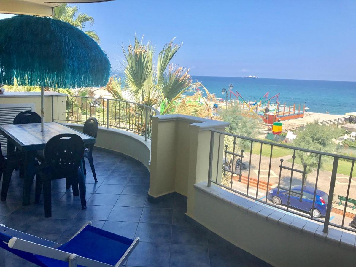 La Baia Di Ulisse Villa Venetico Buitenkant foto