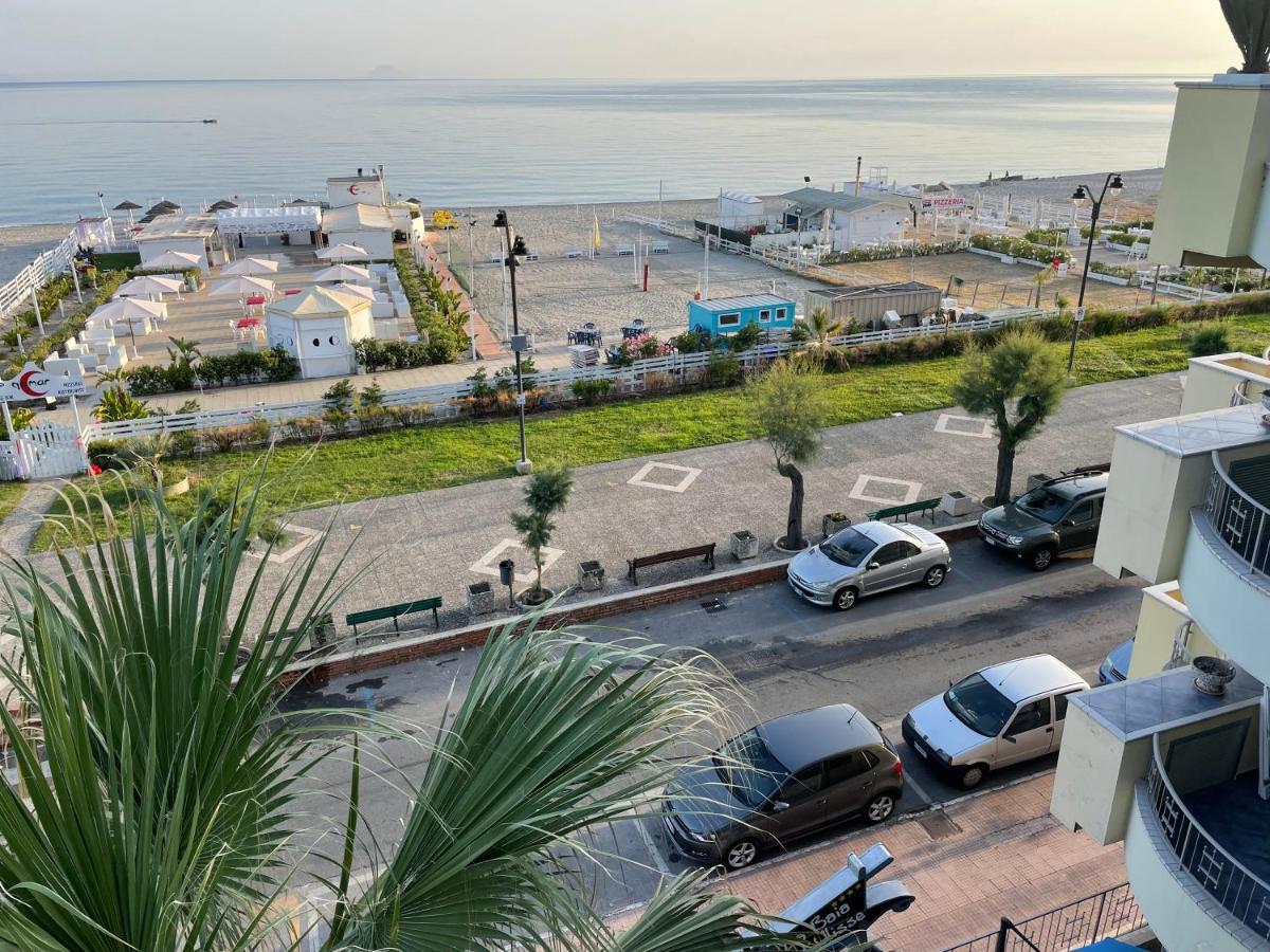 La Baia Di Ulisse Villa Venetico Buitenkant foto