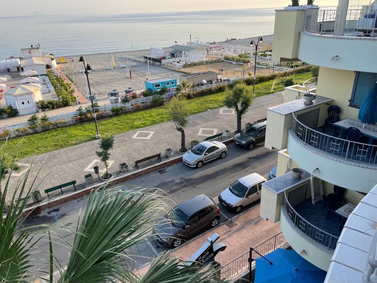 La Baia Di Ulisse Villa Venetico Buitenkant foto