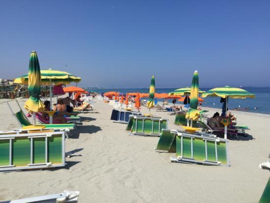 La Baia Di Ulisse Villa Venetico Buitenkant foto