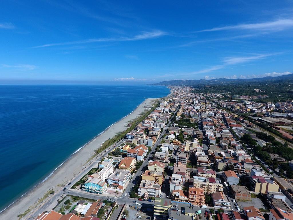 La Baia Di Ulisse Villa Venetico Buitenkant foto